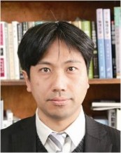 郷右近　展之